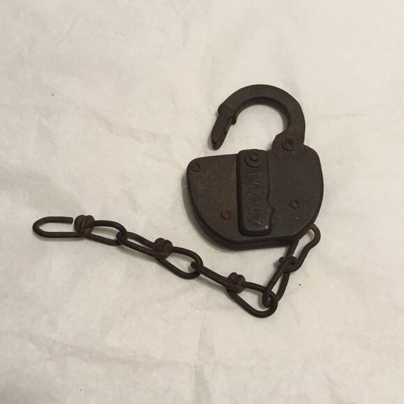 Antique Adlake C & O Railroad lock with chain from the 1920's - Picture 1 of 9